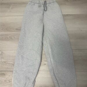 Aritzia TNA Sweardleece cozy fleece mega fit sweatpants